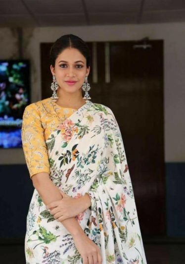 NEW SUMMER HAND BLOCK PRINTED COTTON MULMUL SAREE WITH UNSTITCHED BLOUSE-white & Green Flower Print